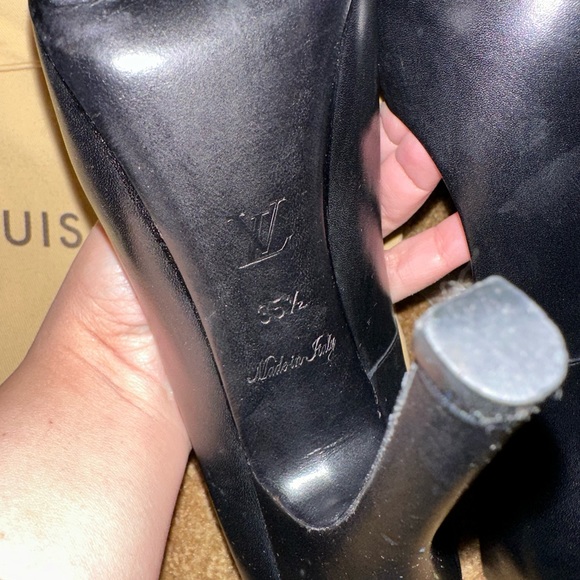 Louis Vuitton heels authentic - Picture 7 of 14